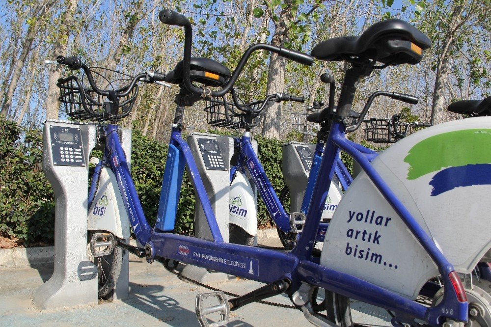 Belediyenin Bisikletlerine Kilidini Ve Şasesini Kırarak Zarar Veriyorlar
