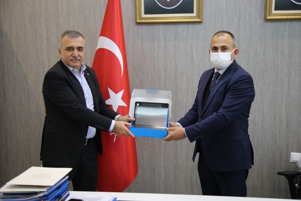Tokat Tso’dan Uzaktan Eğitime Tablet Desteği Geldi