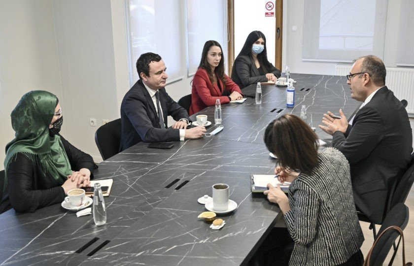 Priştine Büyükelçisi Sakar’dan Kosova Ana Muhalefet Partisi Liderine Ziyaret