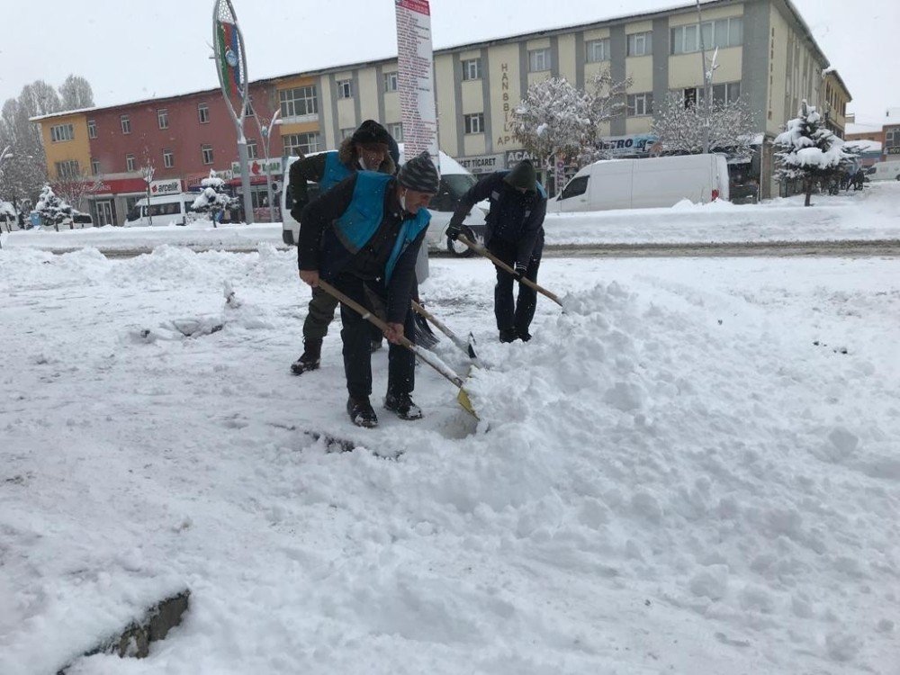 Çaldıran’da Karla Mücadele Çalışması