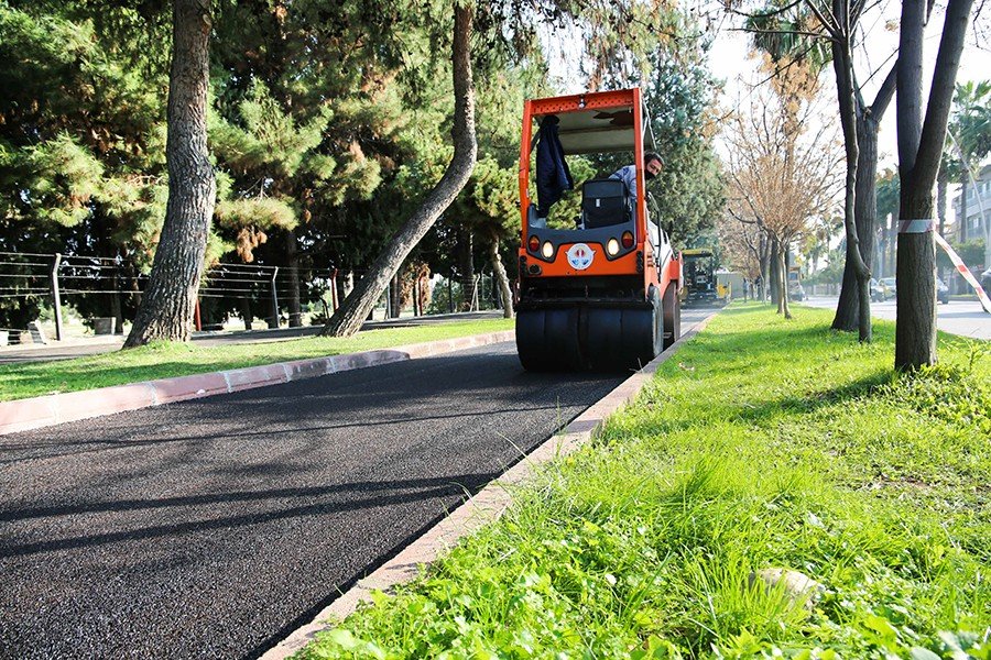 Adana’da Asfalt Ve Bisiklet Yolu Yapımı Devam Ediyor
