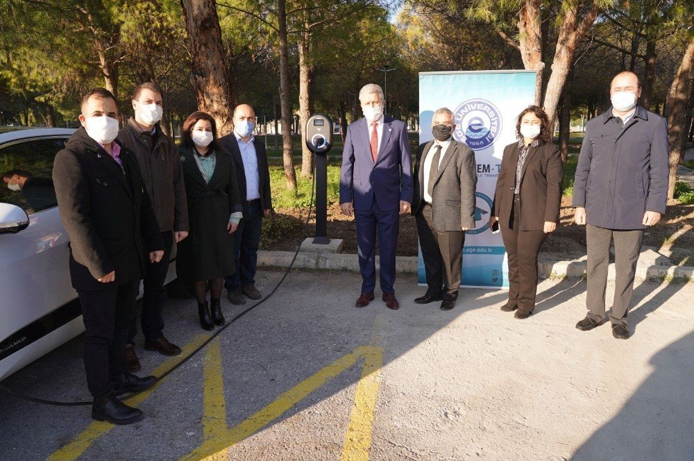 Ege Üniversitesinde “elektrikli Araç Şarj İstasyonu” Hizmet Vermeye Başladı