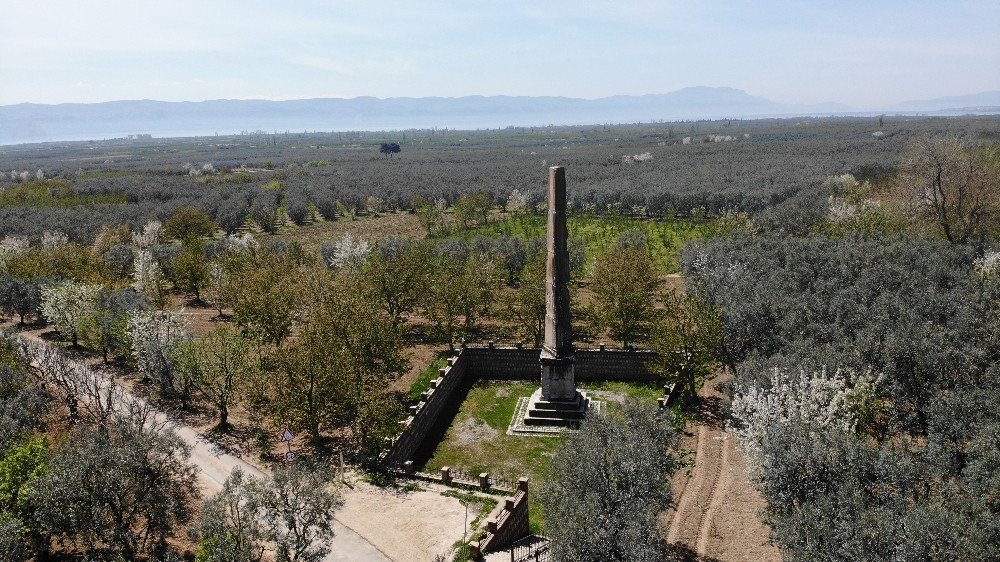 İznik’teki Dikilitaş, 2 Bin Yıldır Ayakta