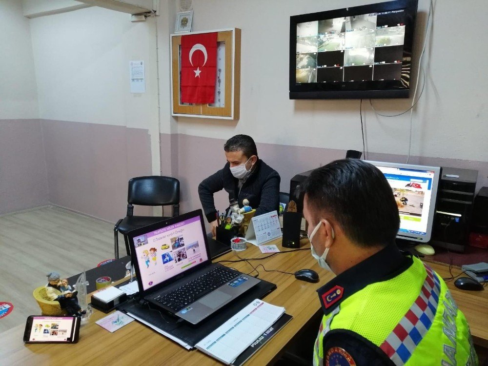Alaşehir Jandarmasından Çevrimiçi Trafik Eğitimi