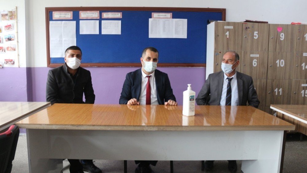 Bulanık Milli Eğitim Müdürü Tunçel, Okulları Gezdi