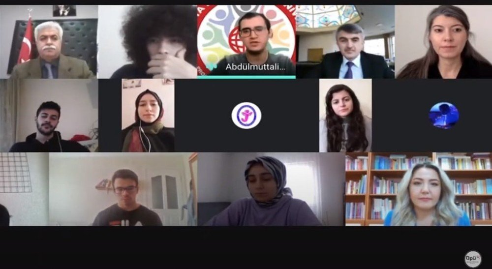 Dpü Öğrenci Topluluklarından Eğitim Zirvesi Etkinliği