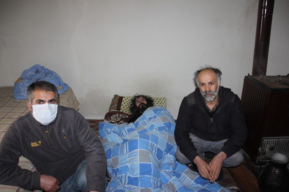 Bakıma Muhtaç 3 Zihinsel Engelli Kardeş Yardım Eli Bekliyor