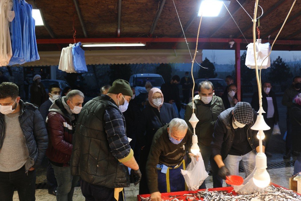 Karabük’te Kısıtlamaya Saatler Kala Balıkçılara Akın