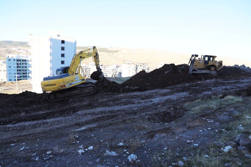 Karaköprü’de Kapalı Yüzme Havuzu Çalışmaları Başladı