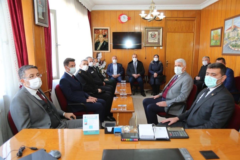 Vali Ali Çelik: Aslanapa İçin Elimden Gelen Desteği Vereceğim