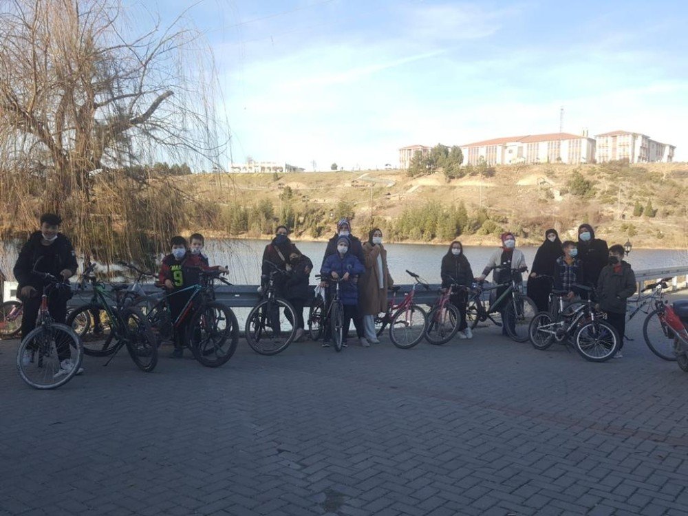 İlkokulda ’sosyal Mesafeli’ Bisiklet Turu