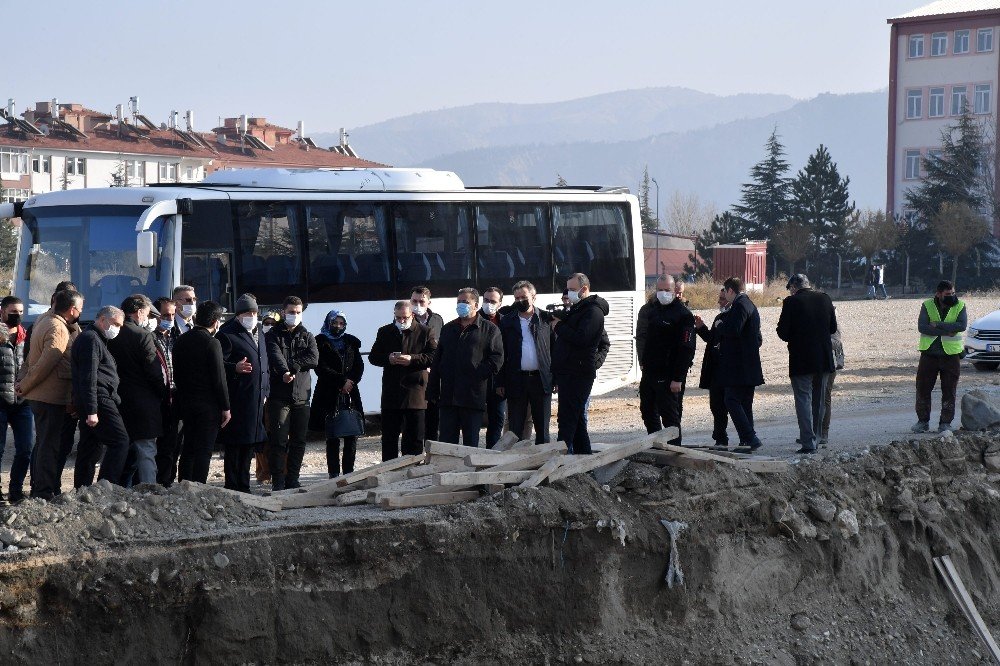 Isparta Belediyesi’nden 3 Bin 800 Metrekare Alanda Yeni Otopark