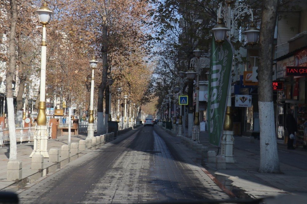 Malatya’da Sokağa Çıkma Kısıtlamasına Uyuluyor