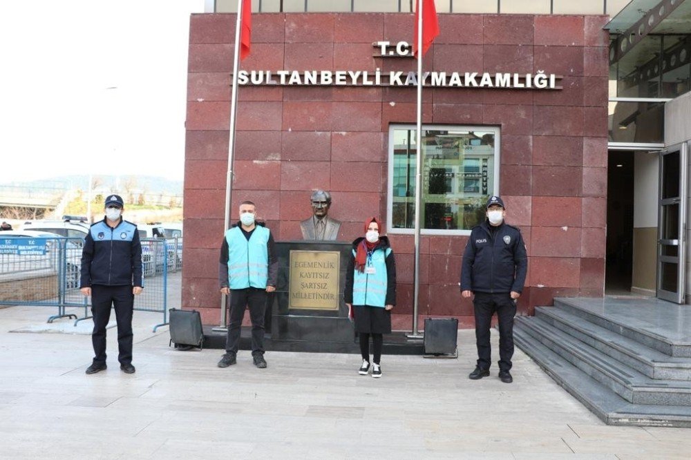 Sultanbeyli Salgın Denetim Merkezi Ekipleri, İhbarları Anında Değerlendiriyor