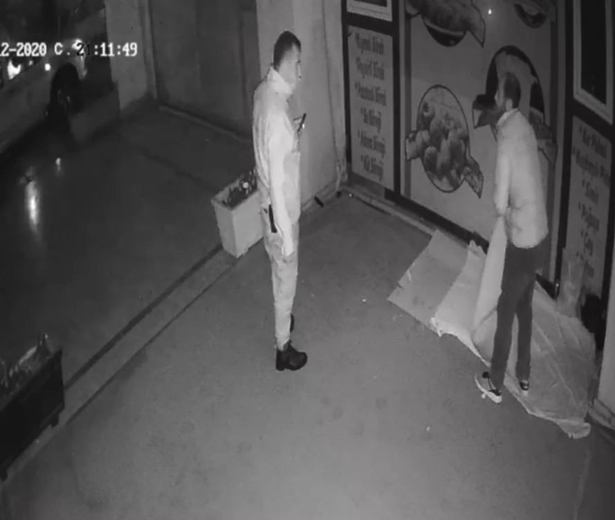 “gidecek Yerim Yok” Diyen Vatandaş Polis Tarafından Sokakta Uyurken Bulunup, Misafirhaneye Alındı