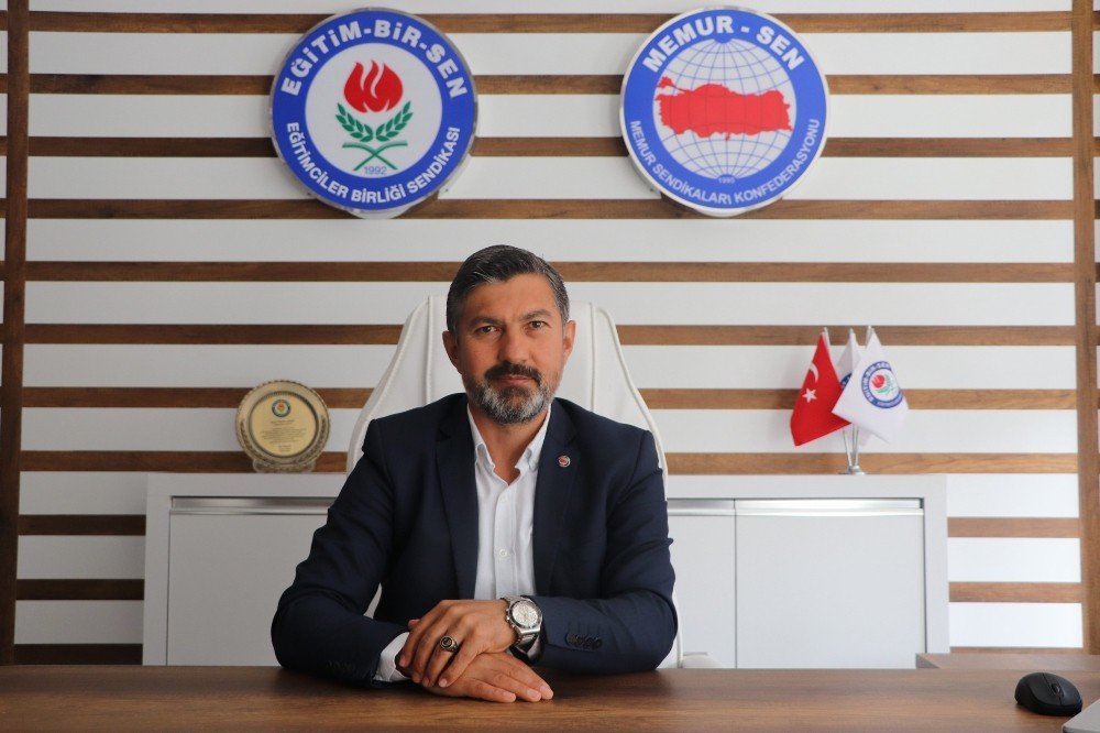 Uçak: “mehmet Akif’i Rahmetle Ve Minnetle Yâd Ediyoruz”