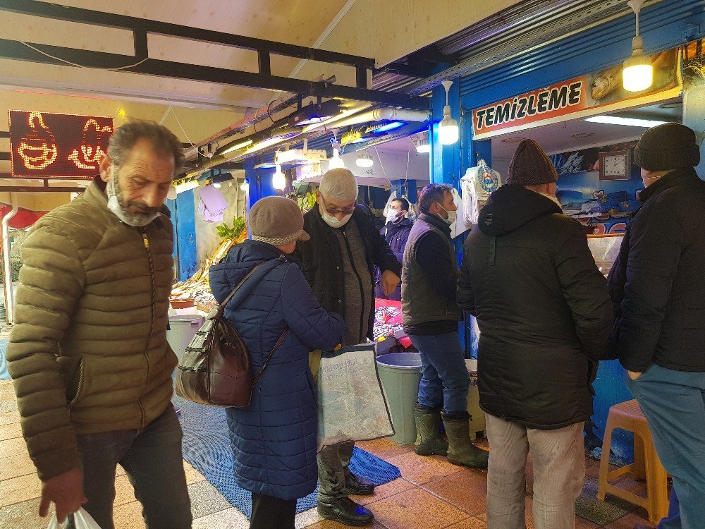 Vatandaşlar Kısıtlamada Balıkçılara Akın Etti