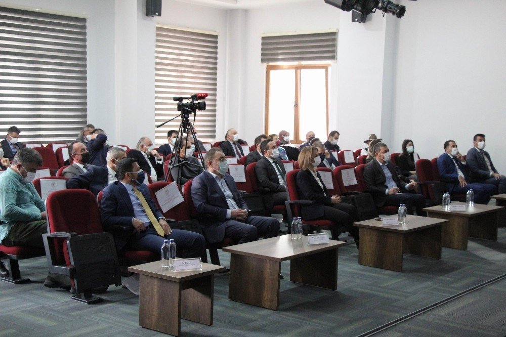 Ak Parti Milletvekili Menekşe: “60 Milyonda Yapılan Doğal Yapıyı 60 Yılda Yok Edeceğiz”