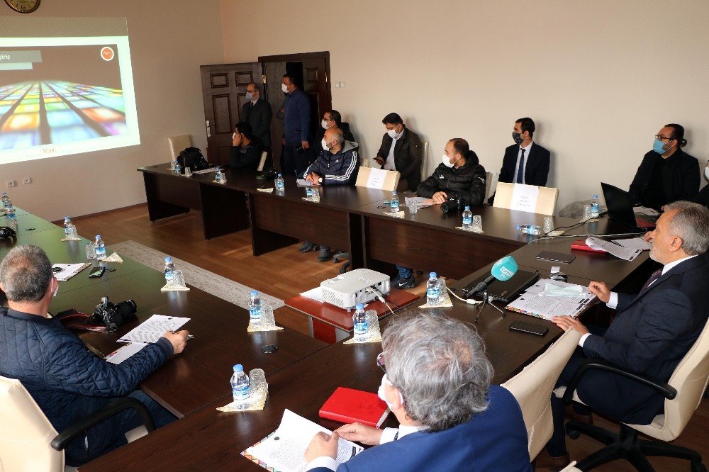 Rektör Karadağ, Yobu Tv Ve Boysis Hakkında Bilgilendirmelerde Bulundu