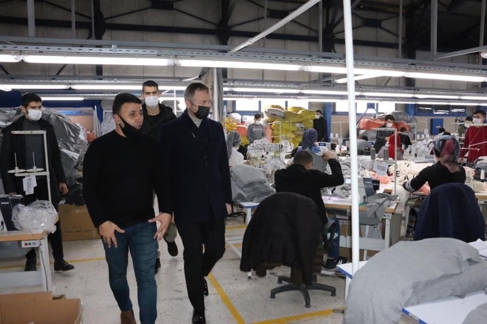 Hizan Kaymakamı Yelek, Tekstil Atölyesini Ziyaret Etti