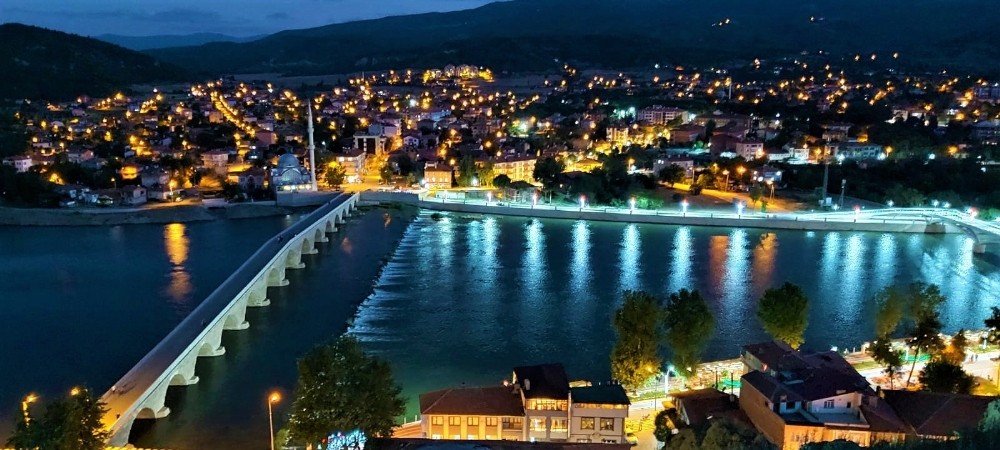 Tarihi Koyunbaba Köprüsü’ne Aydınlatma Projesi