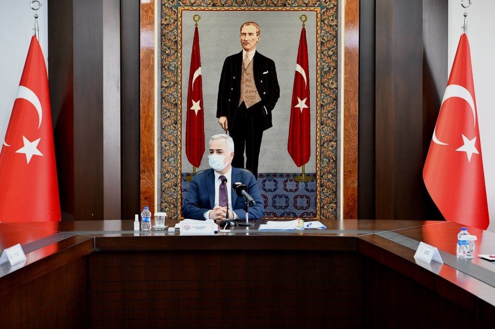 Isparta Valisi Seymenoğlu’ndan Kaymakamlara ‘soğukta Sokakta Kimse Kalmayacak’ Talimatı