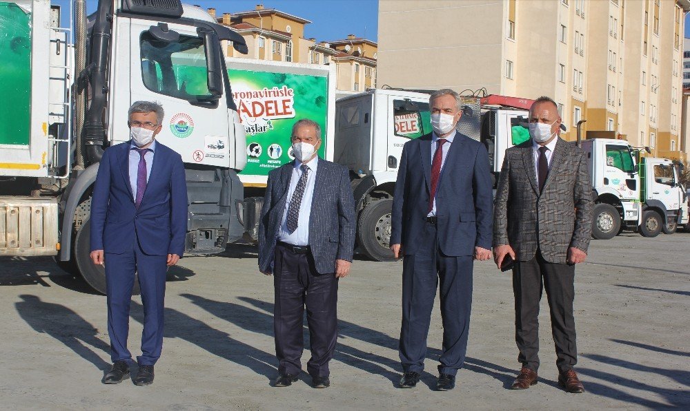 İlkadım’da Araçlara “korona Virüsle Mücadele Temizlikle Başlar” Yazısı