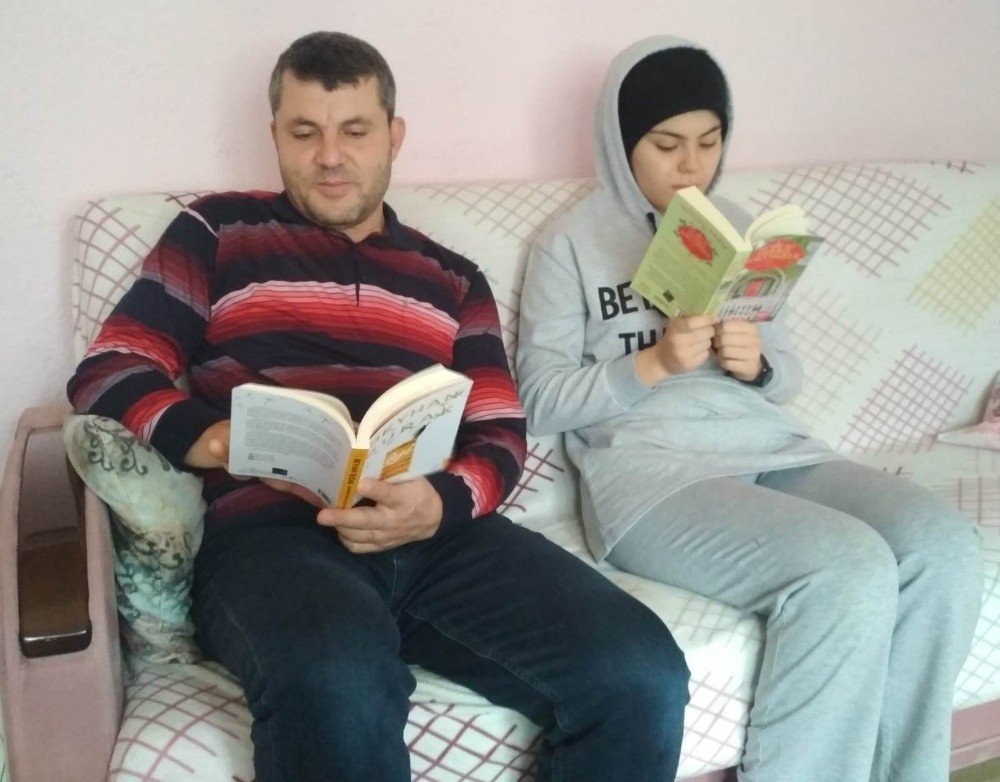 15 Temmuz Şehitleri Anadolu Lisesinde “ailem İle Okuyorum” Etkinliği