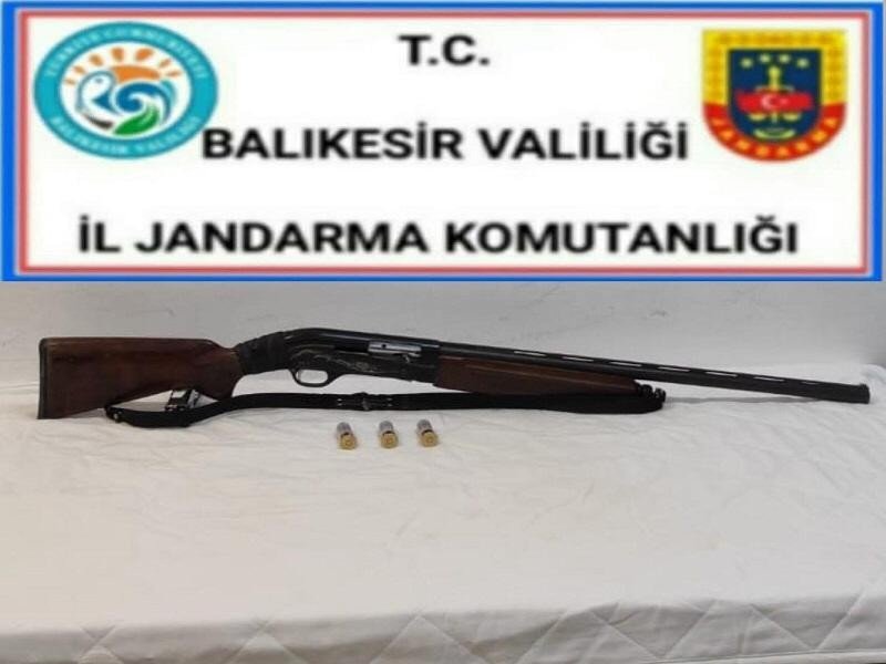 Balıkesir’de Jandarma 26 Aranan Şahsı Yakaladı