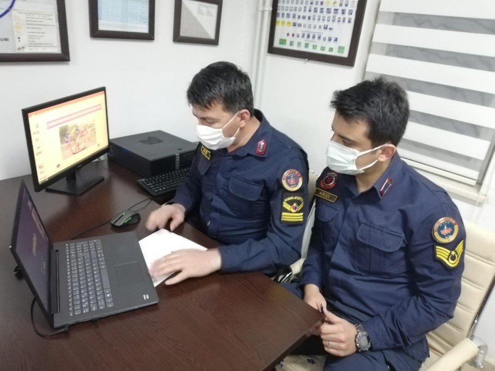 Gercüş’te Jandarmadan Çocuklara Uzaktan Eğitimle Trafik Dersi