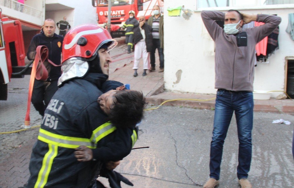 Kocaeli’de Alevler İçerisinden Çıkarılan 4 Yaşındaki Çocuk Hayatını Kaybetti