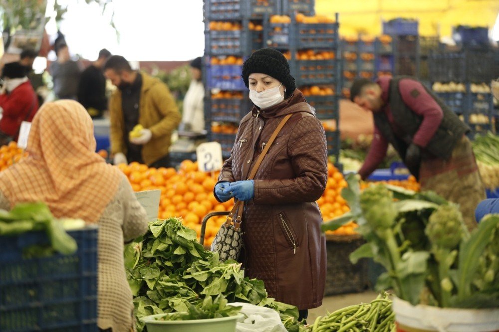 Konak’ta Pazarlara Kısıtlama Ayarı