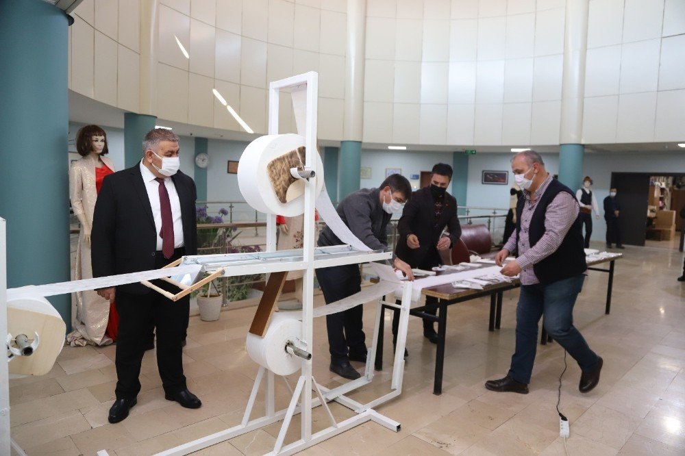 Palandöken Belediyesi Maske Makinası Üretti