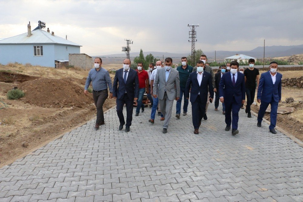 Erciş Belediyesi 2020 Yılında 230 Bin Metrekare Kilitli Parke Taşı Döşedi