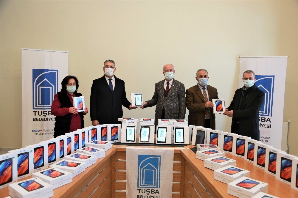 Tuşba Belediyesinden Eğitime ‘tablet’ Desteği