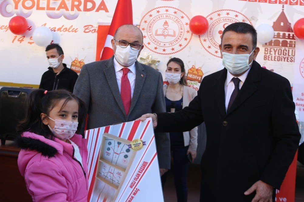Hediye Karavanının 11’inci Durağı Siirt Oldu