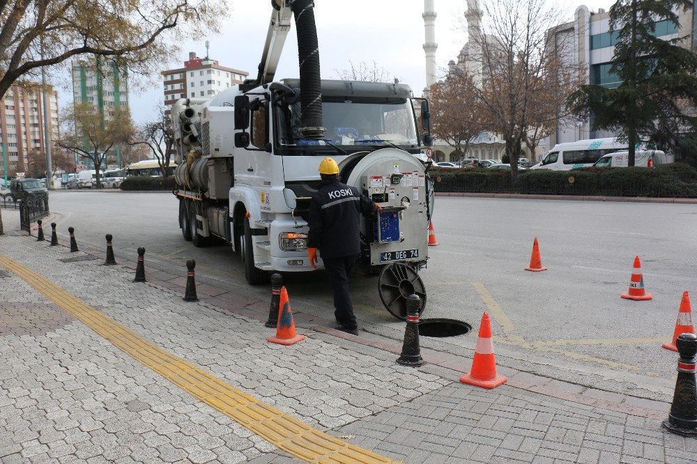 Koski Kombine Temizlik Yapıyor
