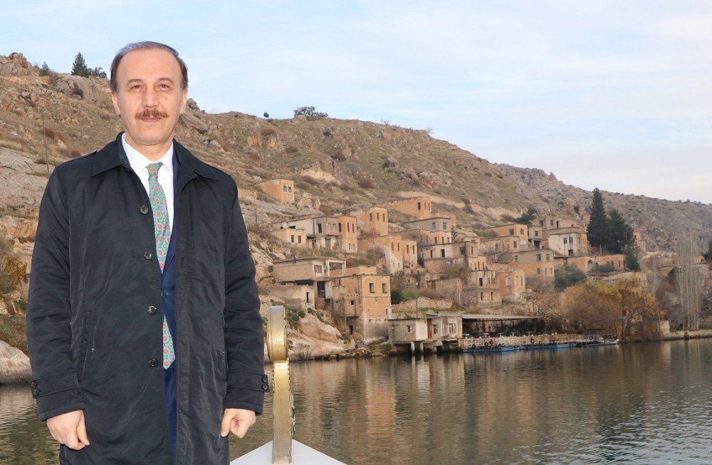 Şanlıurfa Valisi Ve Belediye Başkanlarından Yeni Yıl Kutlaması