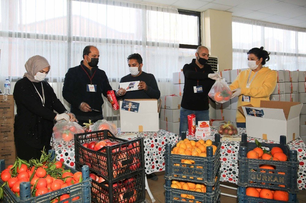 Yeni Yıl Paketleri İhtiyaç Sahibi Vatandaşlara Ulaştırıldı