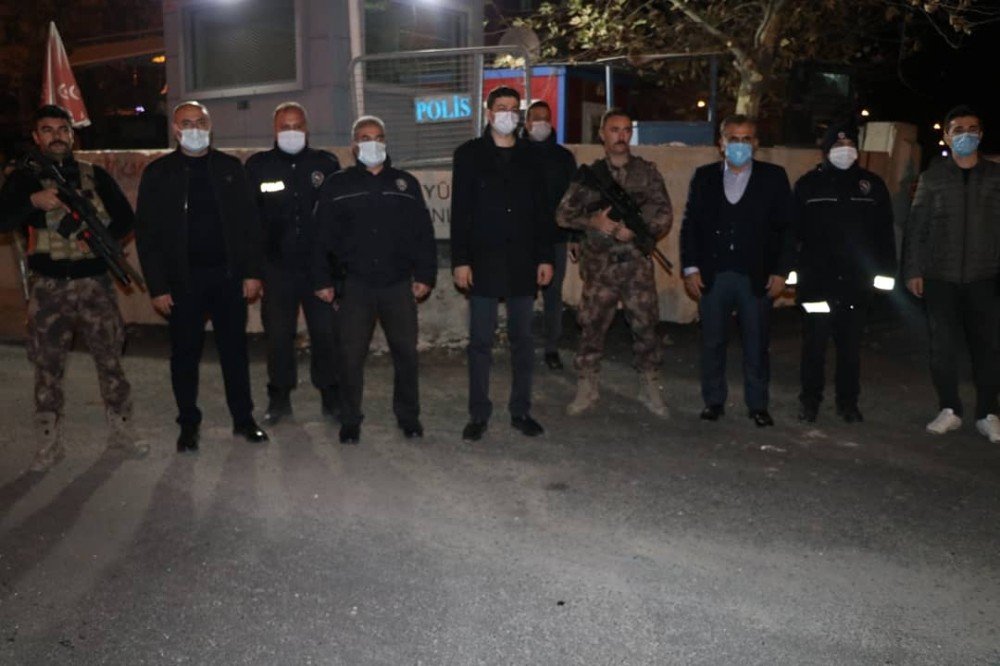 Aksoy Yeni Yıla Polis Ve Sağlık Çalışanları İle Girdi