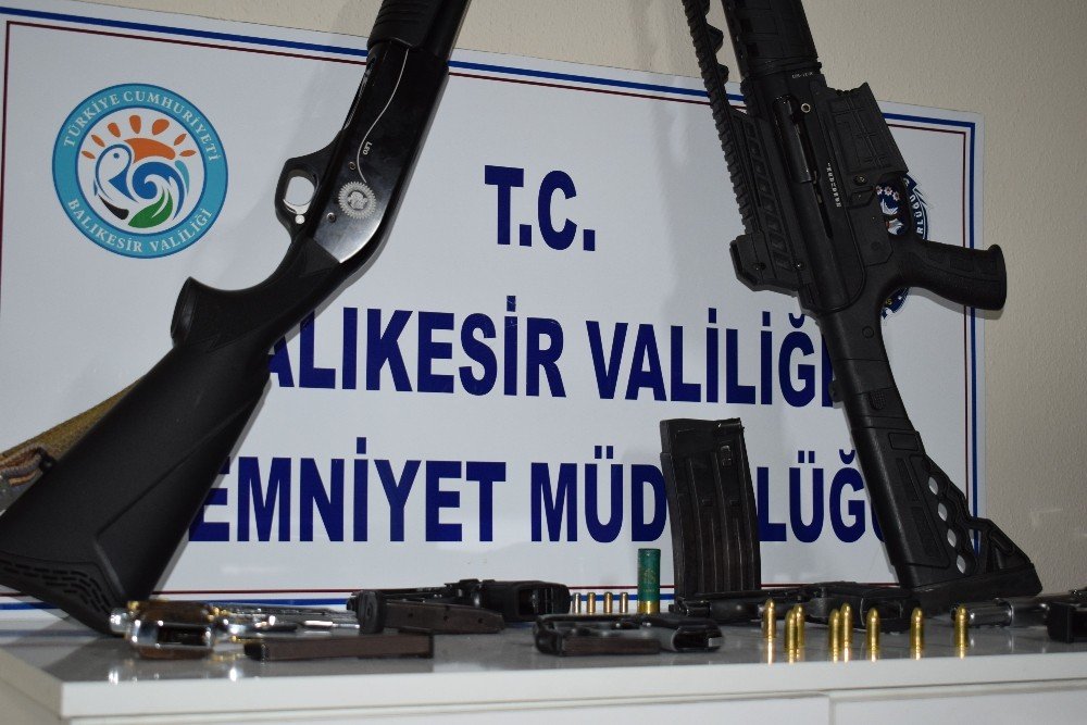 Yılın İlk Saatlerinde 4 Mahalleye Eş Zamanlı Operasyon