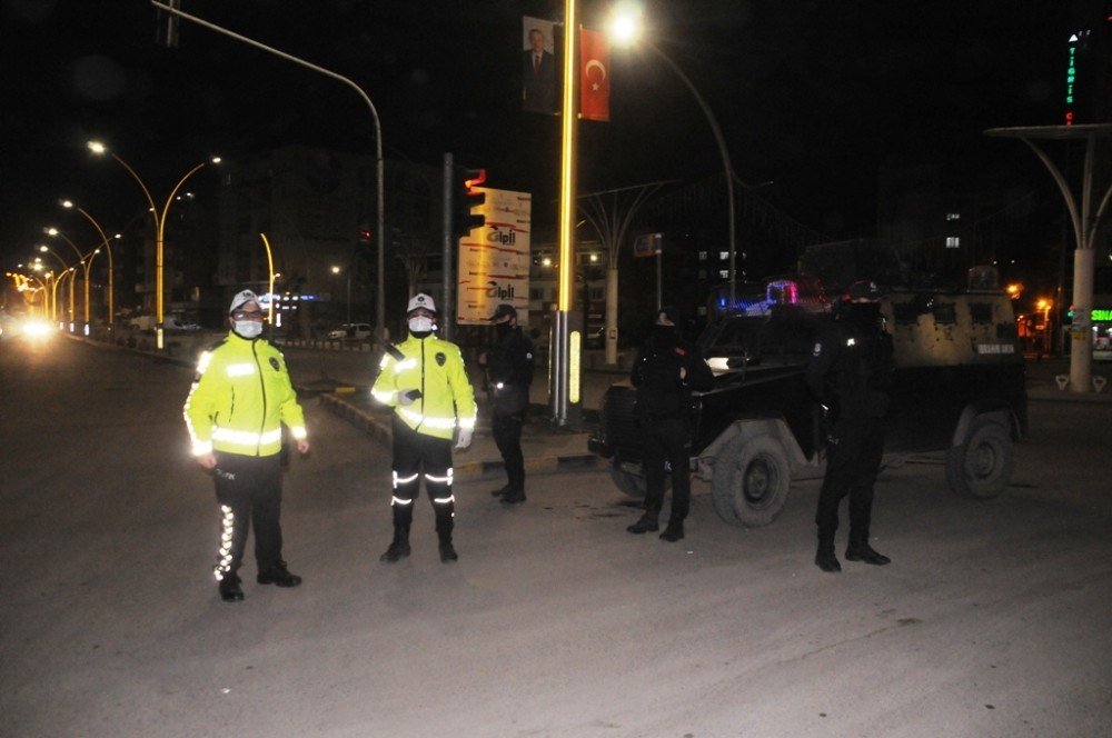 Cizre’de Yılbaşı Gecesi Bin 492 Polis Görev Başında Hazır Bulundu