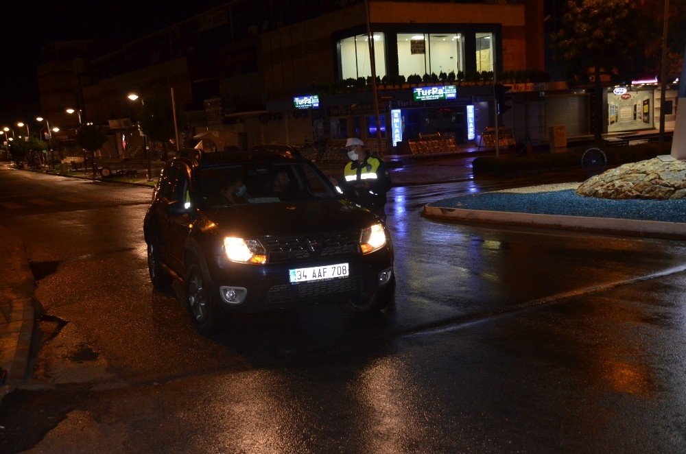Didim’de Yeni Yıla Evlerde Girildi