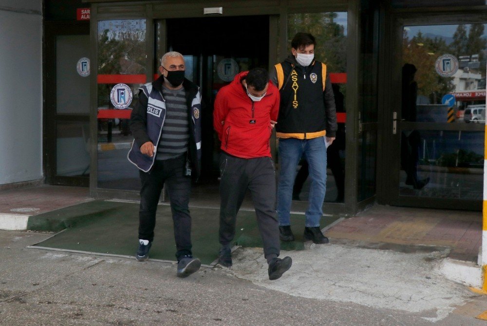 Fethiye’de Kovalamaca Sonucu Yakalanan Hırsızlık Zanlısı Tutuklandı
