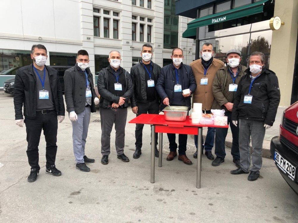 Kontrol Noktalarında Görevli Güvenlik Görevlilerine Çorba İkramı Yapıldı