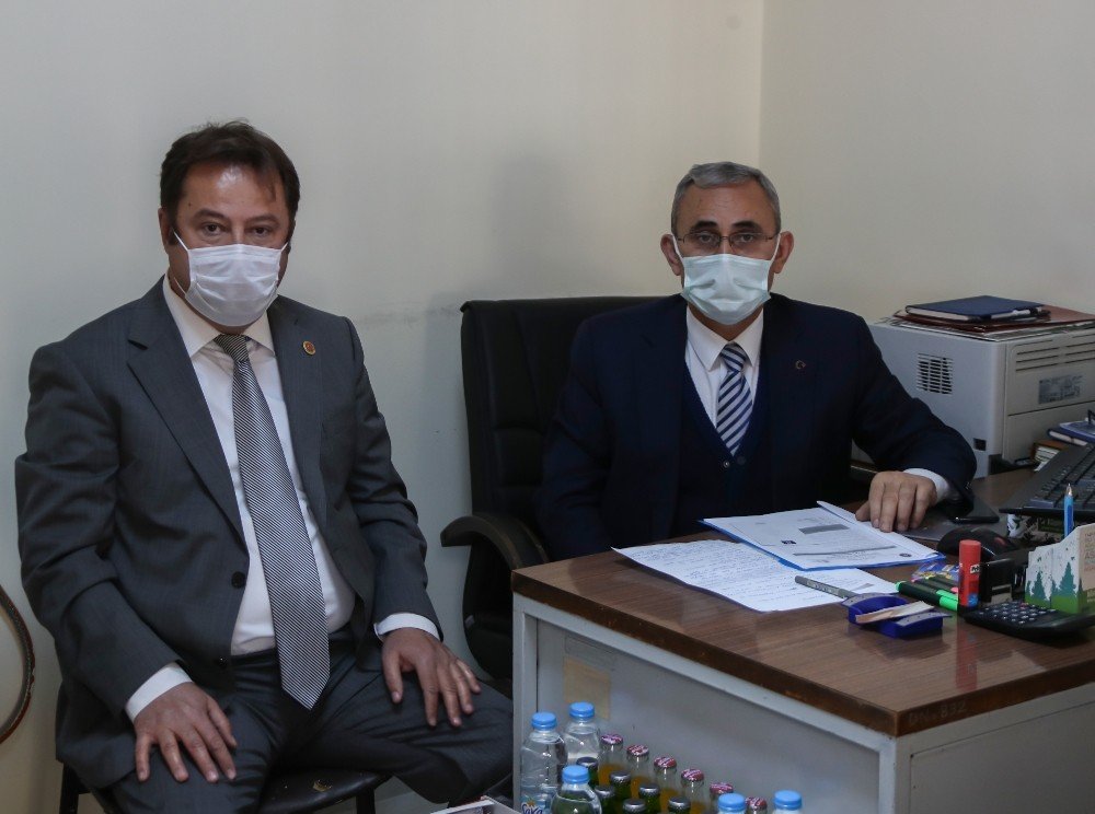 Ziraat Mahallesi’nin İçme Suyu Hatları Yenilendi