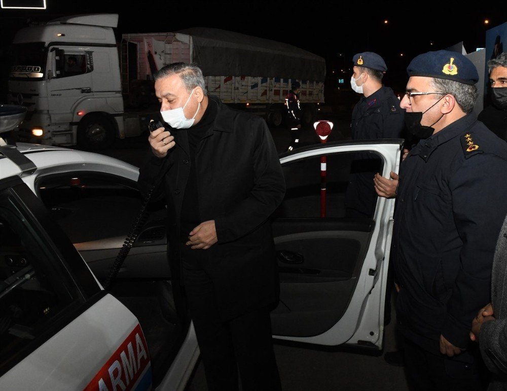 Vali Su, Yılbaşı Gecesi Görev Yapan Güvenlik Güçlerini Ziyaret Etti