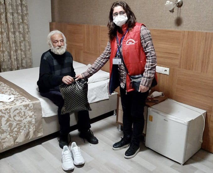 Mersin’de Evsiz Adama Devlet Sahip Çıktı