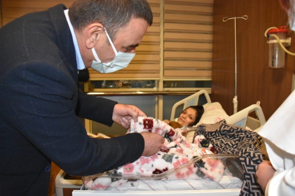 Siirt’te Yeni Yılın İlk Bebeği Doğdu