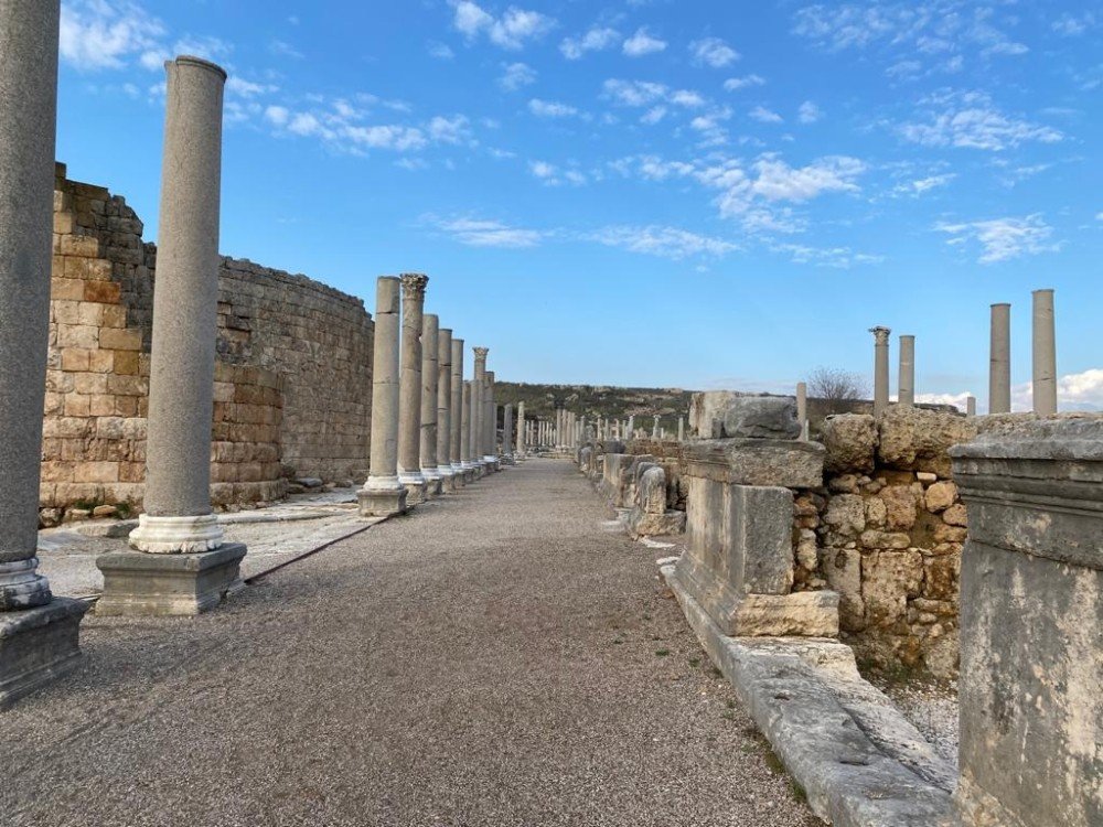 Perge Antik Kenti 2020 Yılında Sessiz Kaldı
